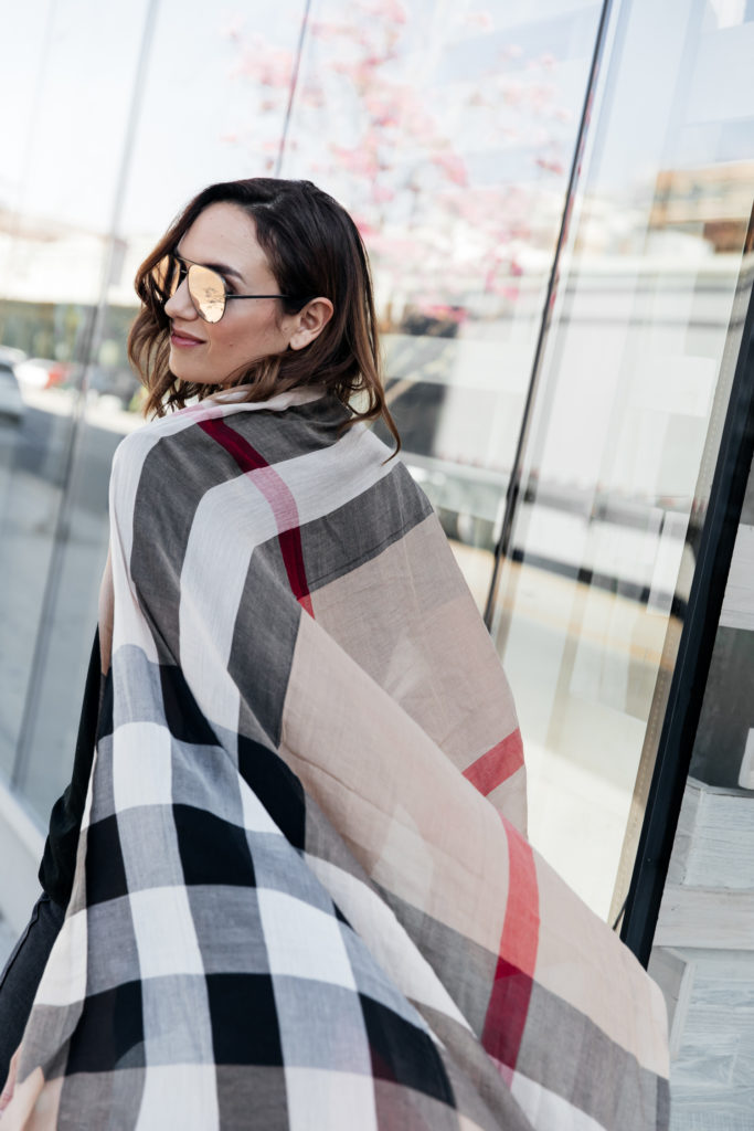 burberry scarf street style