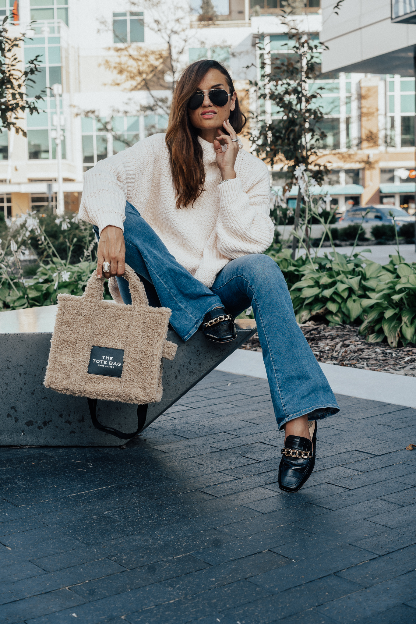 marc jacobs the tote bag street style